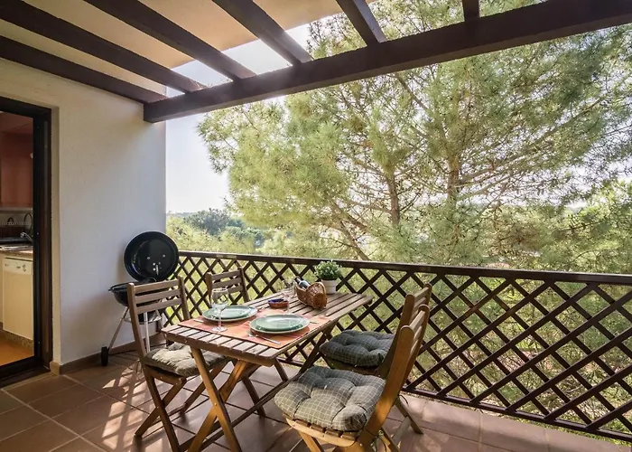 Superior One-Bedroom Apartment